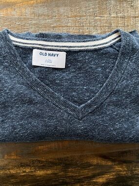 Old Navy Men's Heathered Dark Blue V-Neck Sweater
